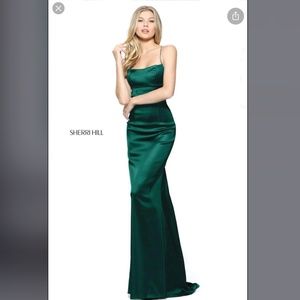 SHERRI HILL Green Satin Gown size 4